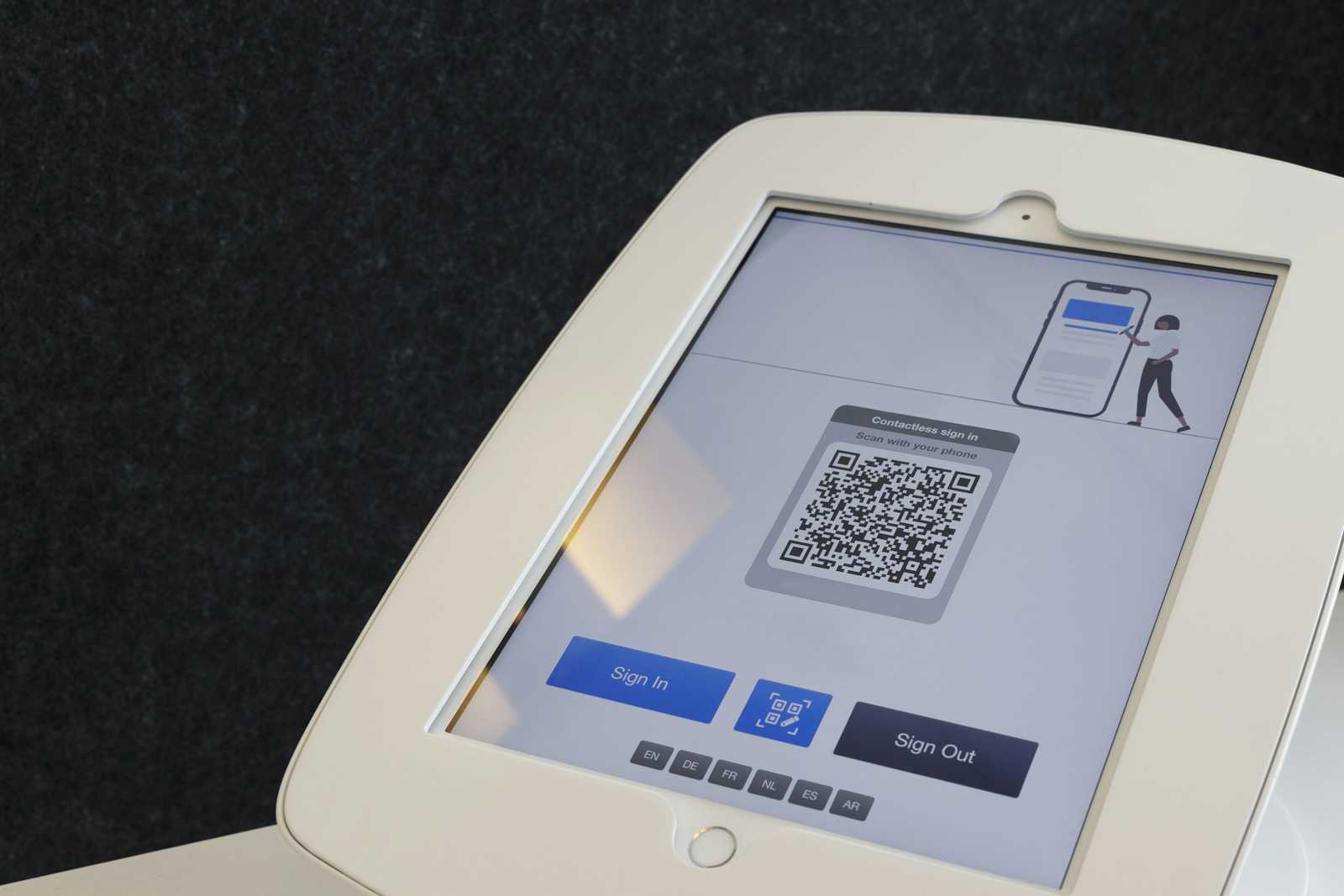 The Role of QR Codes in Accelerating Cashless Transactions for Vendors