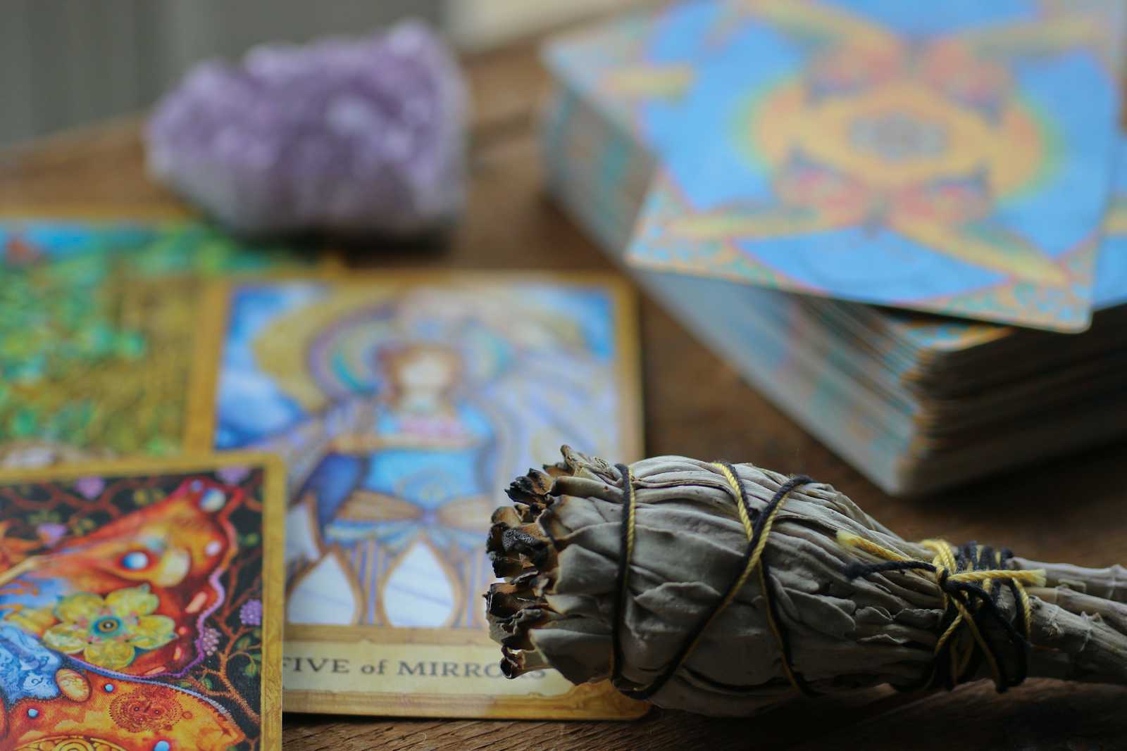 Mystic Sense: Features and Tarot Card Spreads for Self-Reflection and Growth