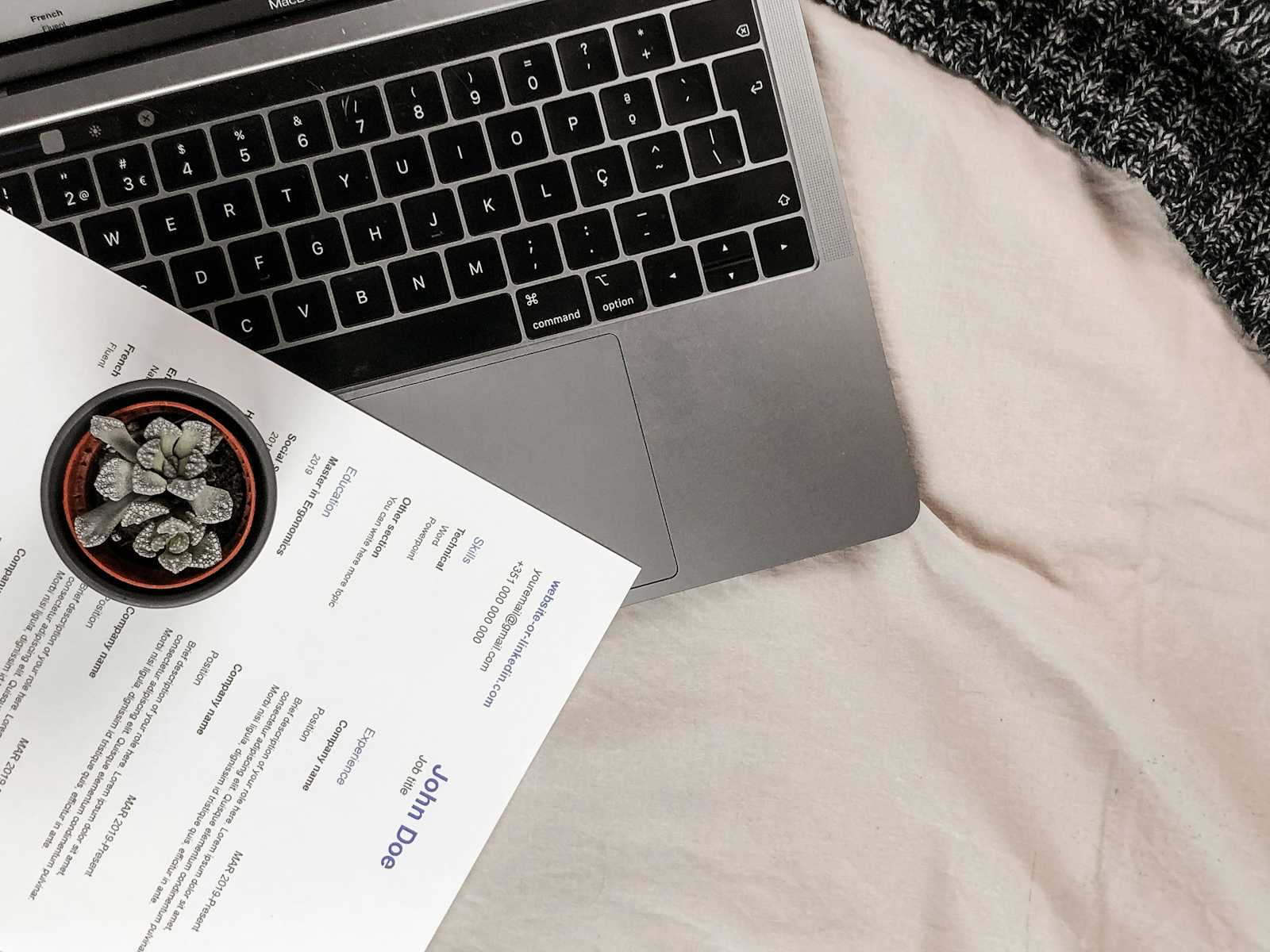 Effortless Resume Sharing: 3 Simple Steps with AWS