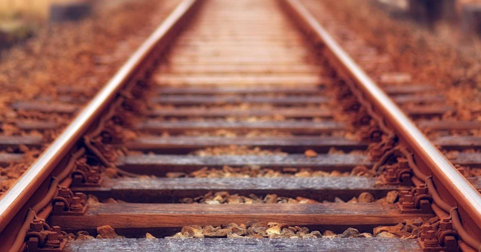 How to generate a new rails app with a specific Rails version