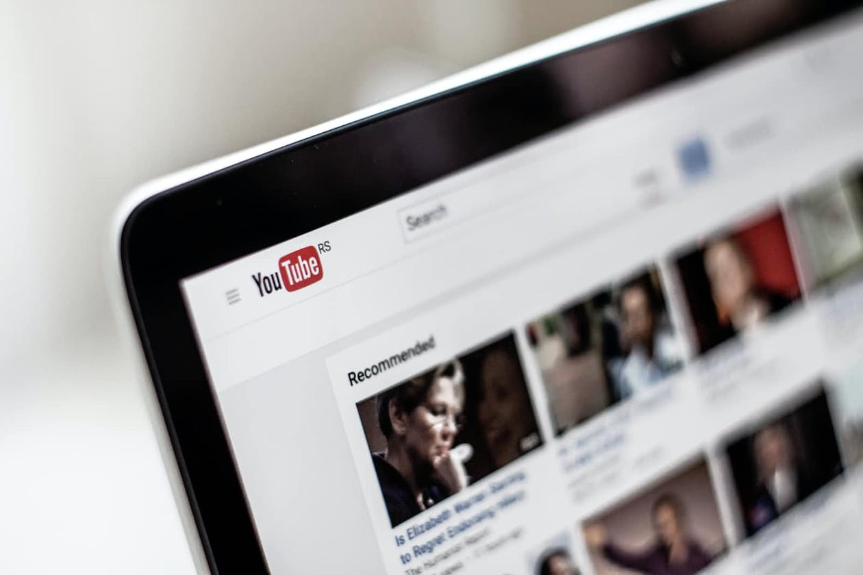 5 YouTube channels worth subscribing to as  a web developer