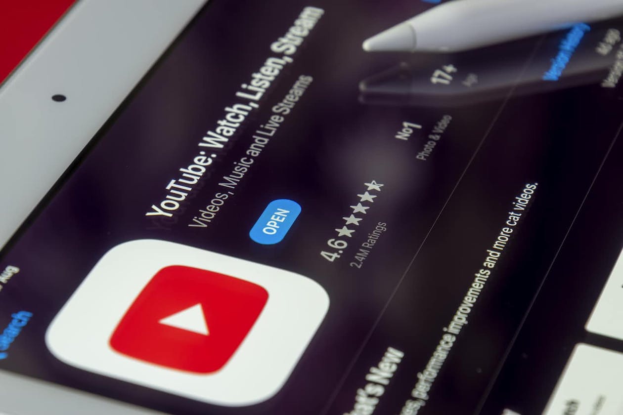 MindsDB Hack: Know your YouTube audience vibe with Supareel