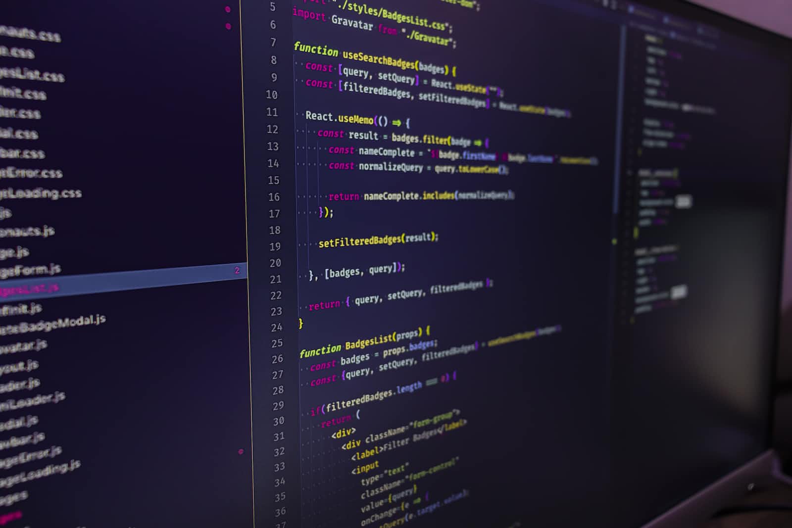 Difference between controlled and uncontrolled components in React.js
