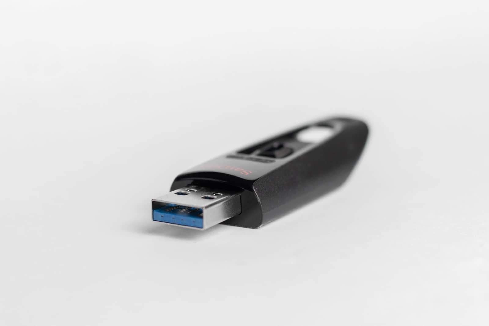 How to prepare a USB for WinPE with PowerShell