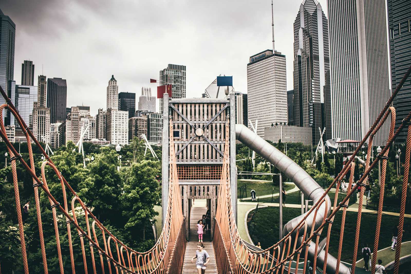 Craving Deep-Dish Pizza and Windy City Vibes? Fly from Lahore to Chicago with Ticket Planet! οΈ πΊπΈ π΅π°