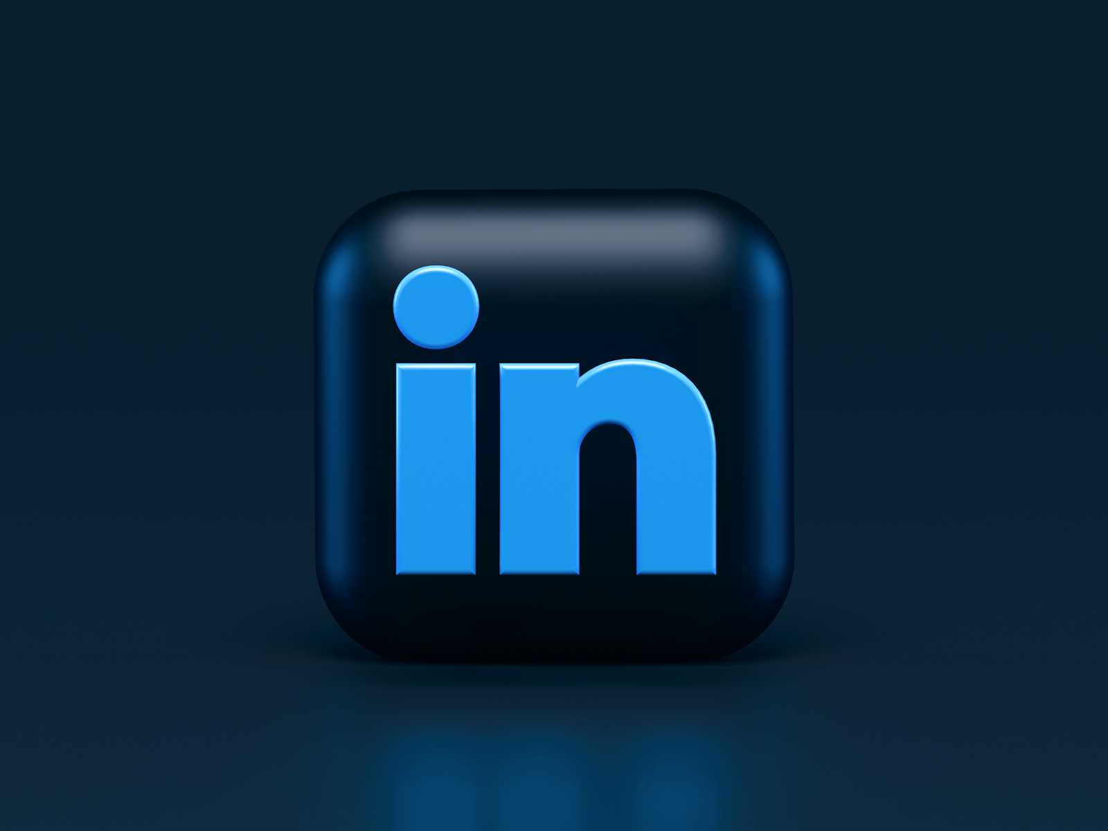 Transform Your Connections: How to Leverage LinkedIn and Other Platforms for Powerful Networking