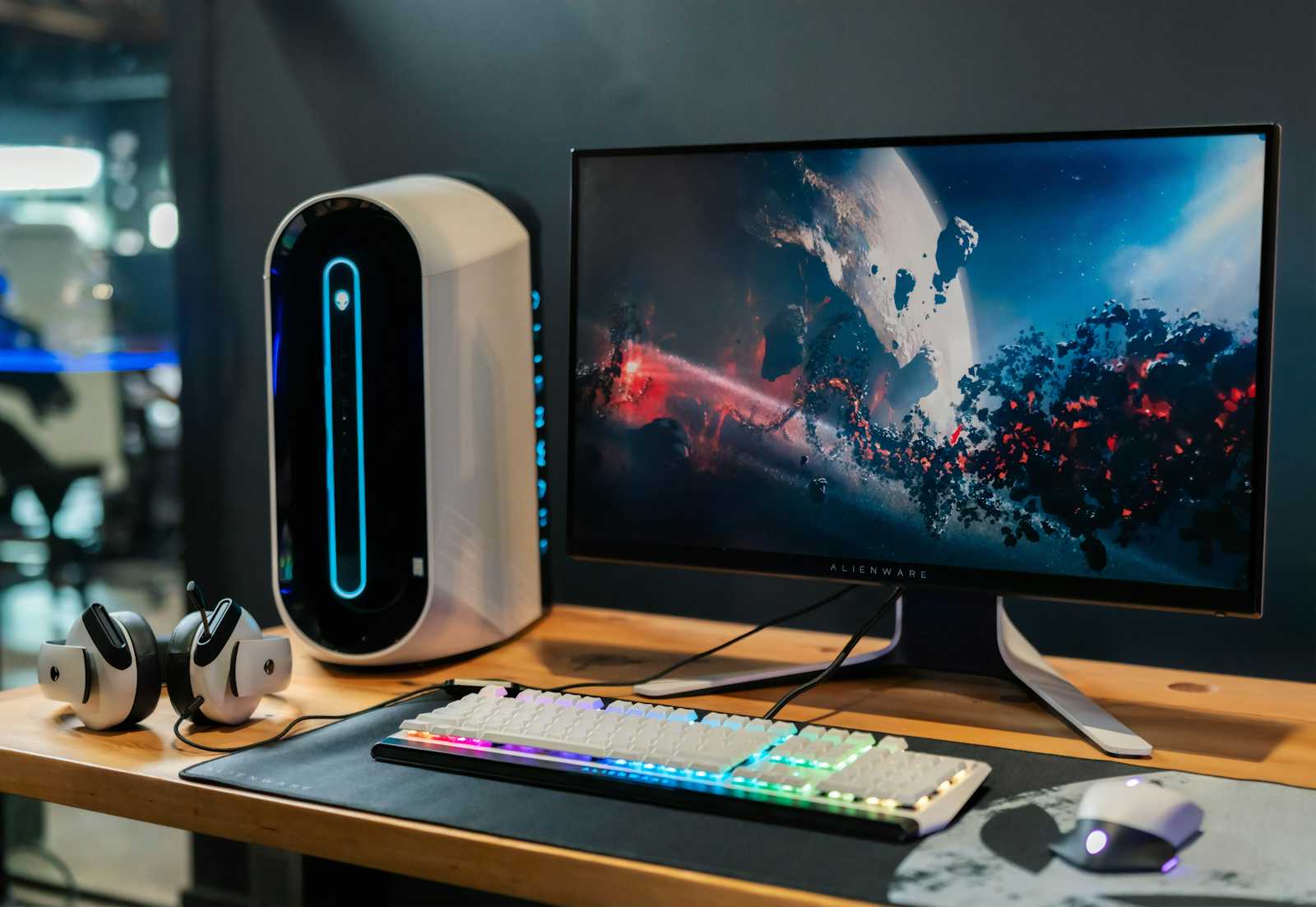 Exploring the Coolest Gadgets for Hackers in 2024