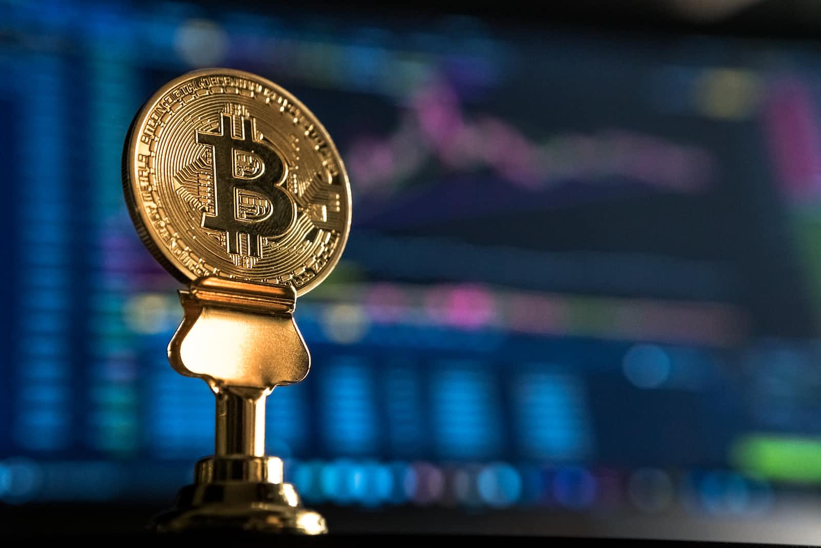 Blockchain in a Nutshell: A Quick Overview of the Game-Changing Technology
