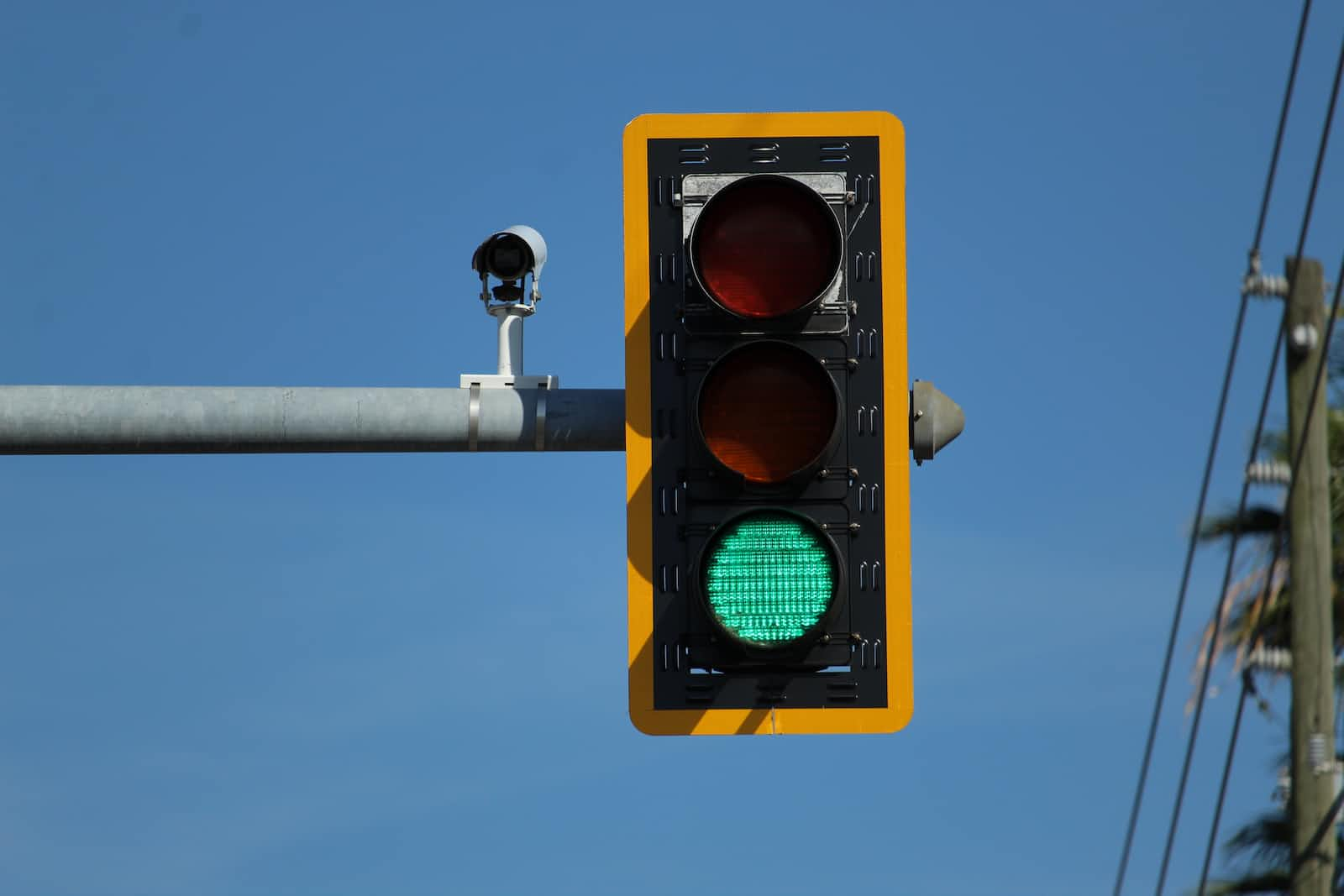 Exploring the Graph-Theoretical Model for Traffic Light Scheduling