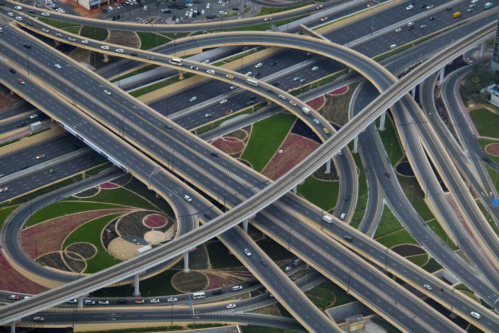 Why Solana’s Parallelized VM is a Game-Changer for Scalability