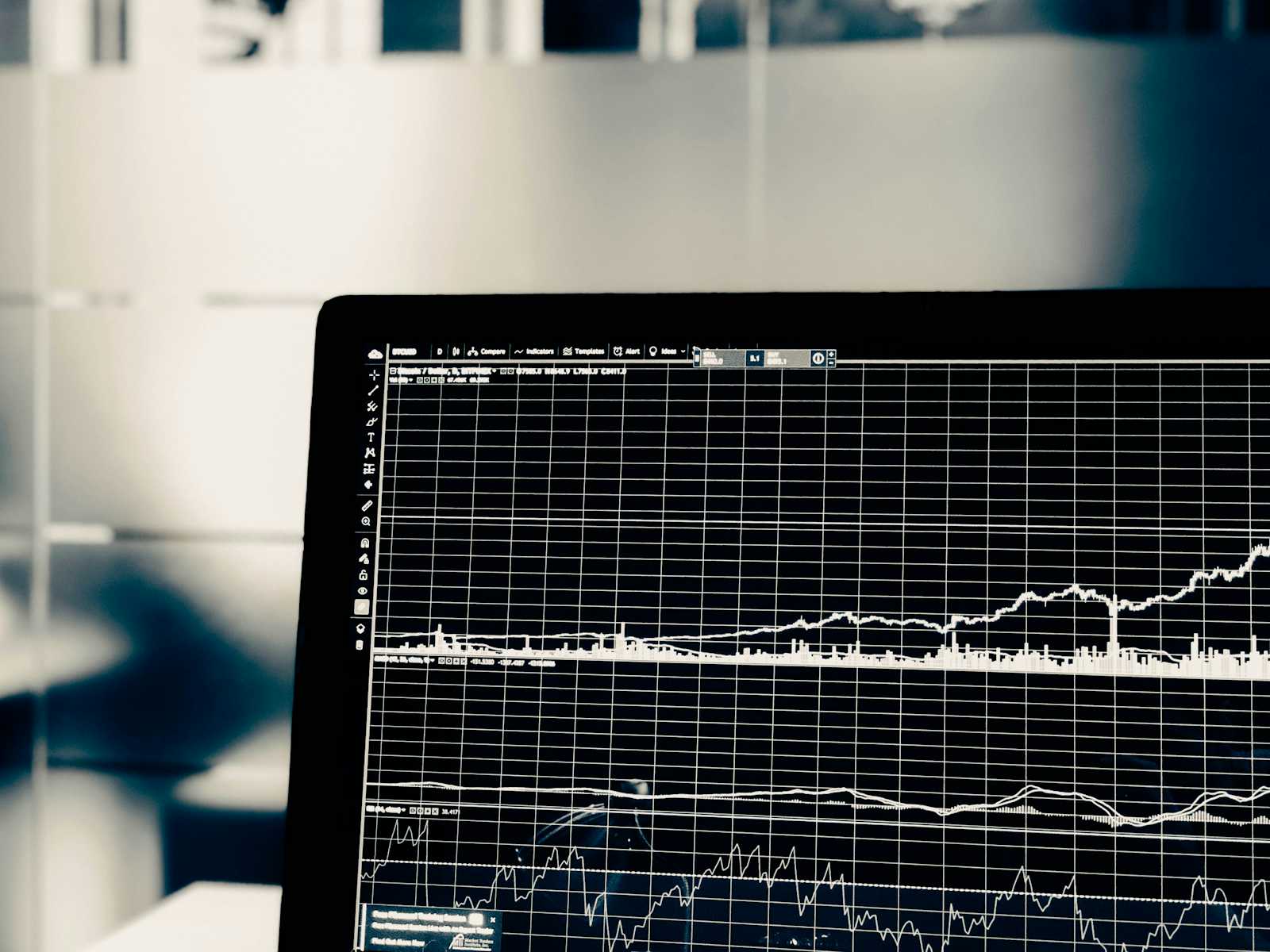 Enhancing Healthcare Revenue Forecasting with DataFrames.jl and MemPool.jl: A Case Study