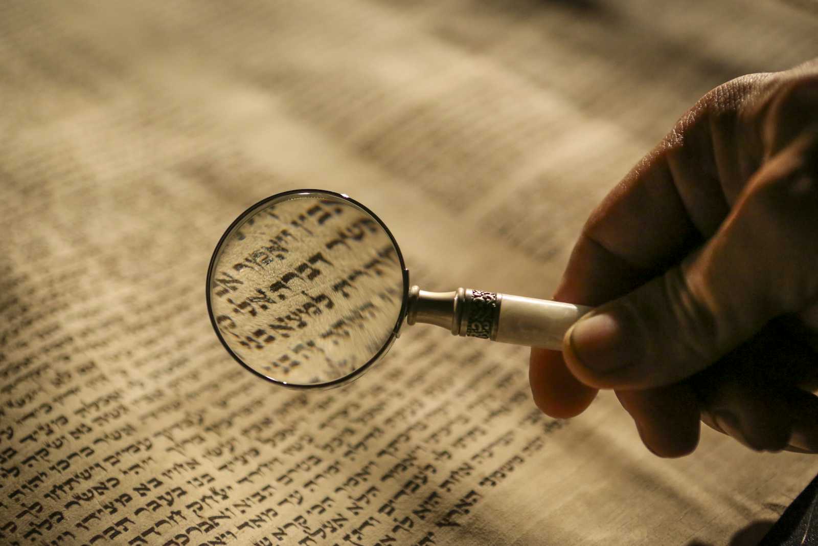 Dive into the Meaning: Exploring the World of Semantic Search