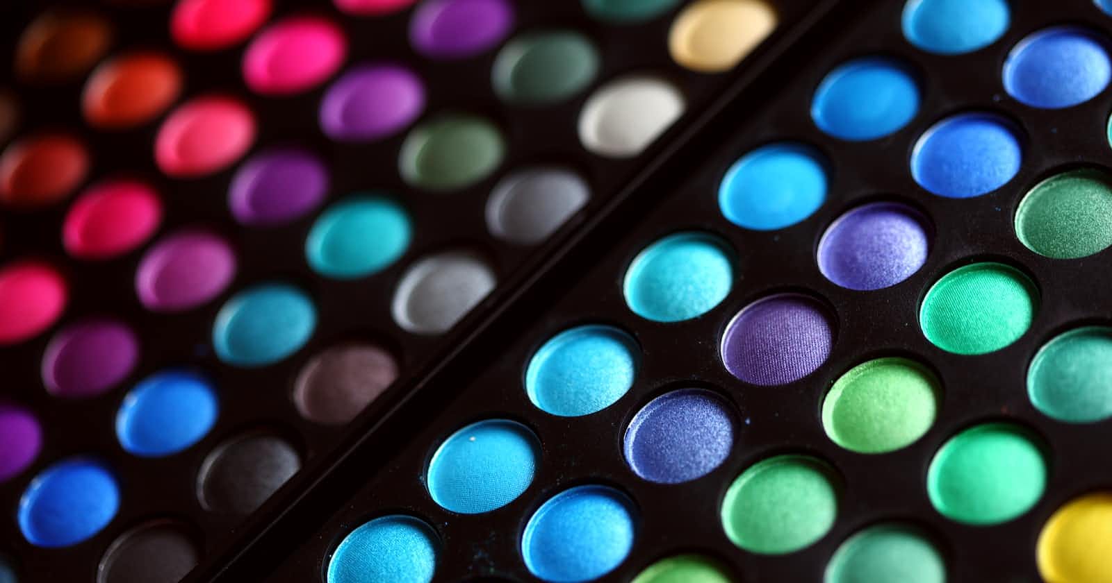Elevate Your Look with an Trending Eyeshadow Palette