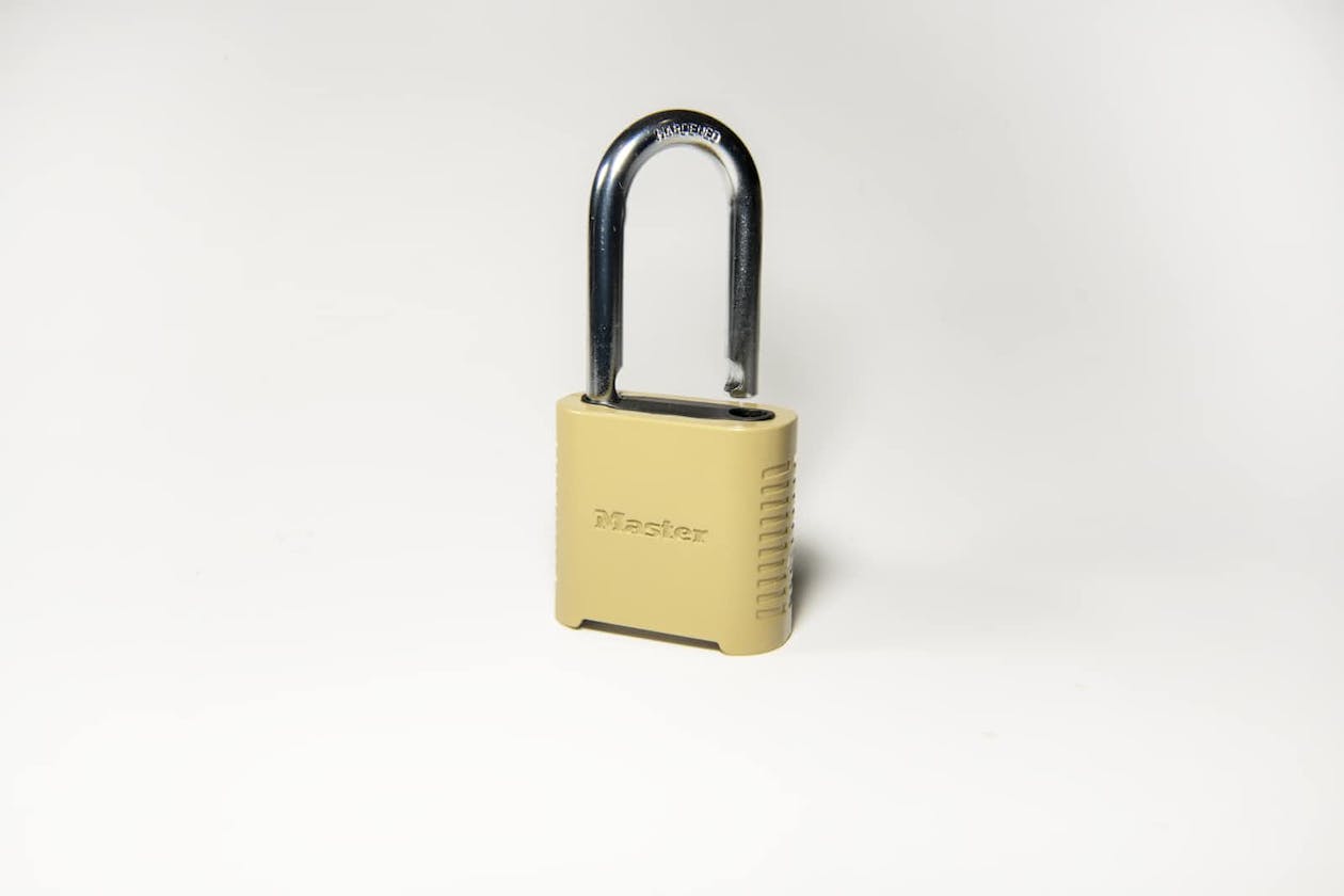 Shared Lock & Exclusive Lock in DB: Understanding the Differences