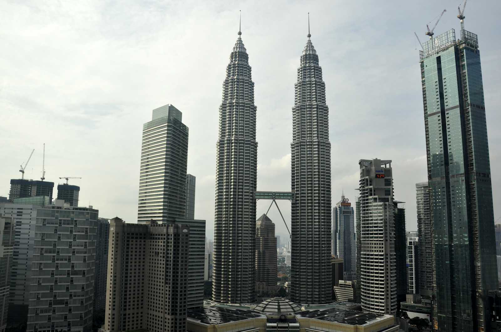 2024 Global Report: KL Surpasses Singapore as Top Remote Work Destination