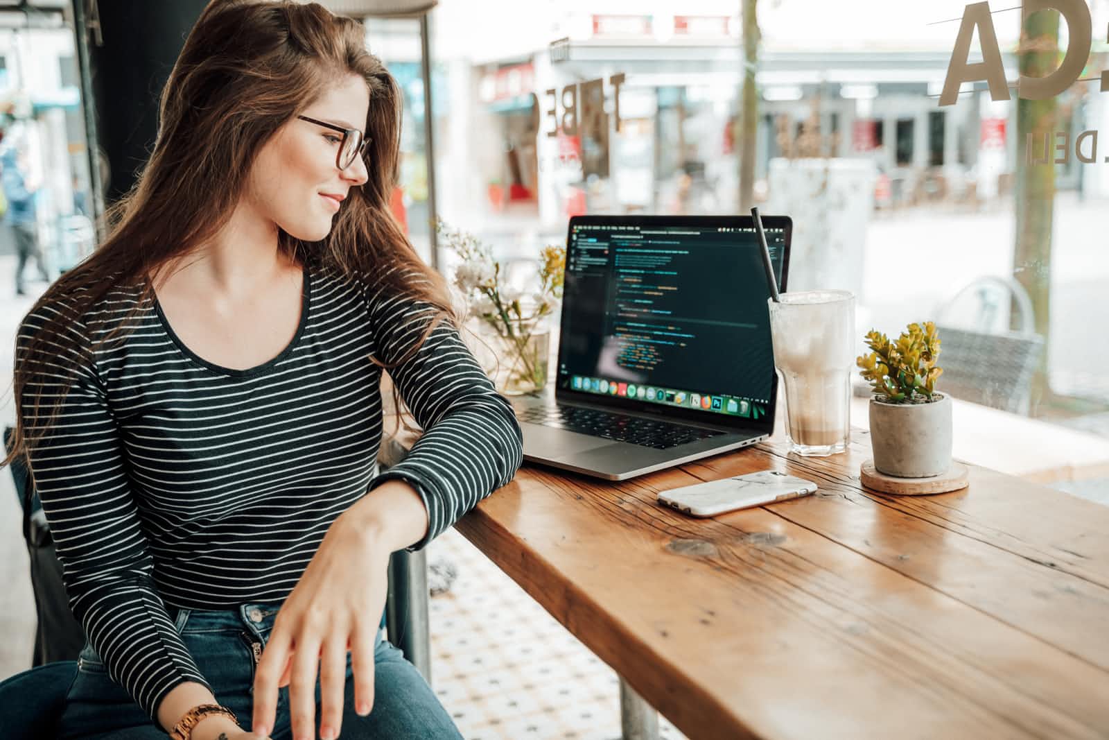 Array Helper Methods: Every Javascript Developer Must know ! 😯