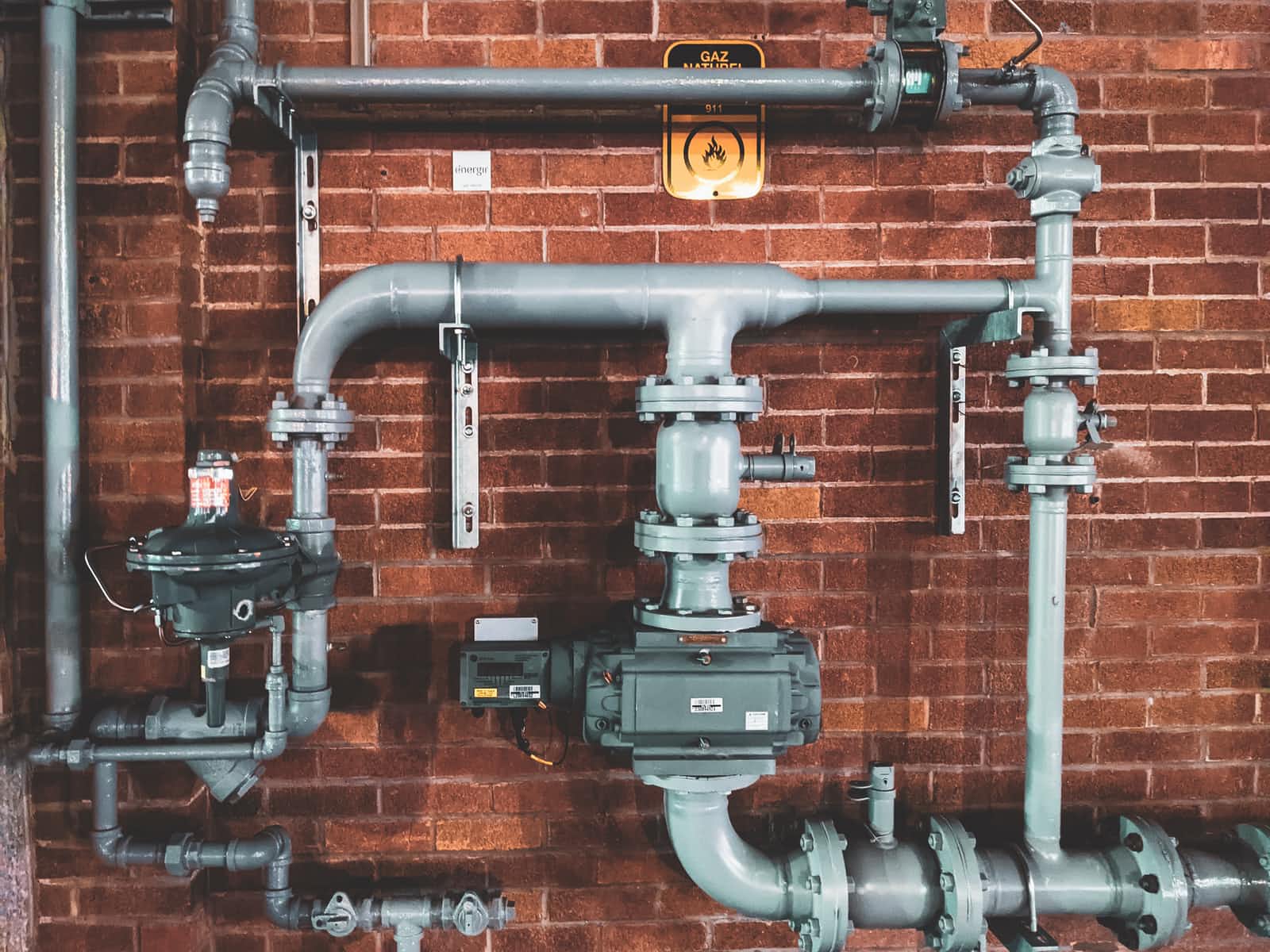 Building a data pipeline using BeautifulSoup, Apache Kafka, Apache Spark Streaming and MySQL