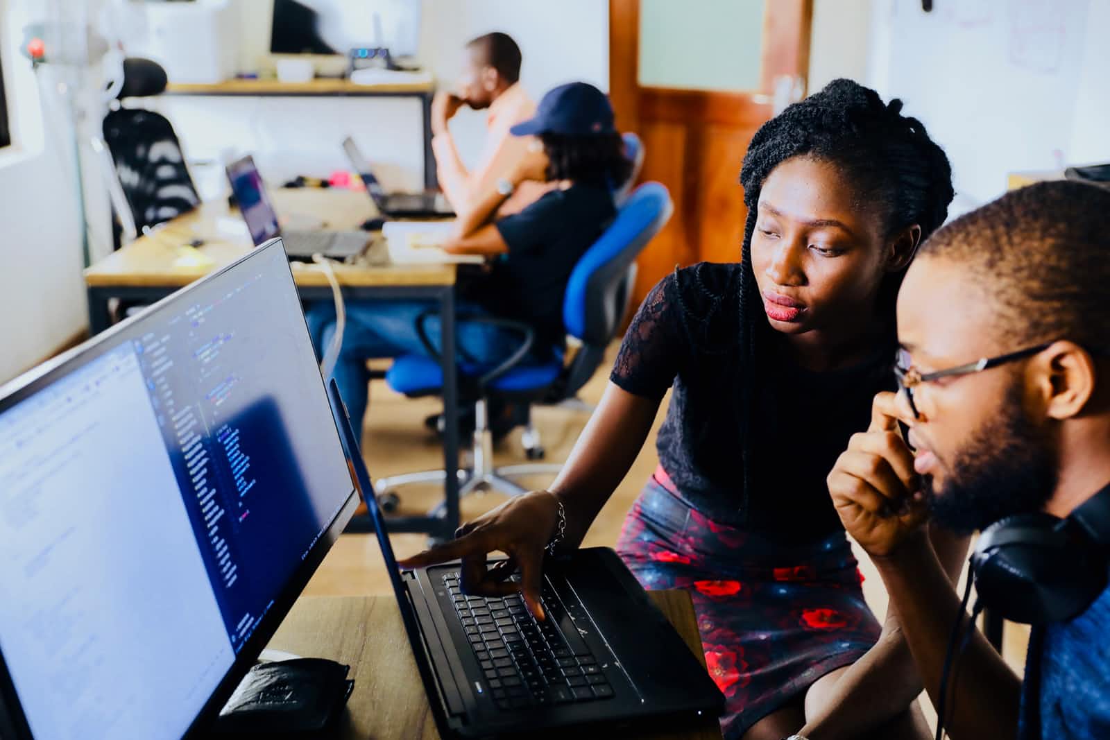 A Simple Guide to Choosing Your First Programming Language