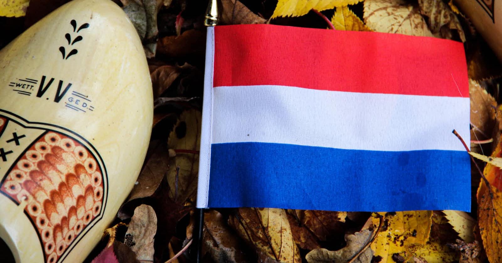 What is Dutch National Flag Problem and how is it related to Sorting?