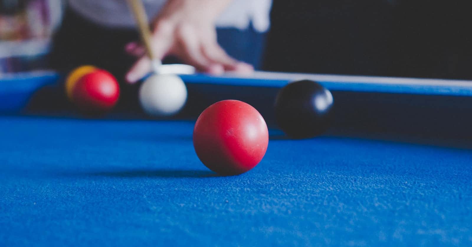 WHAT IS SNOOKER  AND HOW TO BE GOOD AT IT?