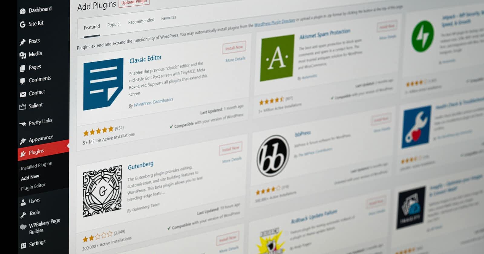 5 Essential Plugins for Any WordPress Site