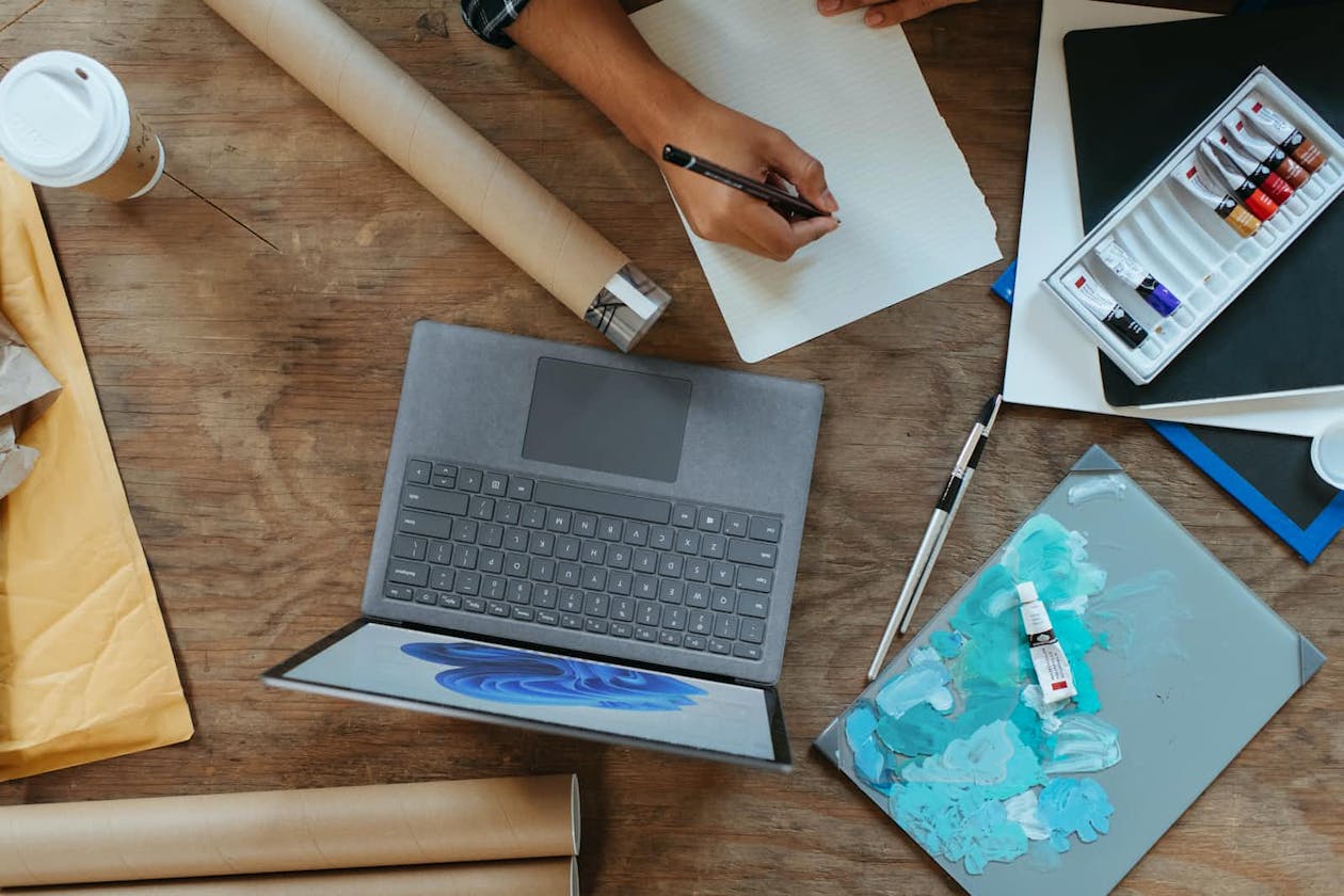 5 Reasons To Choose A Notebook Over A Computer Desktop