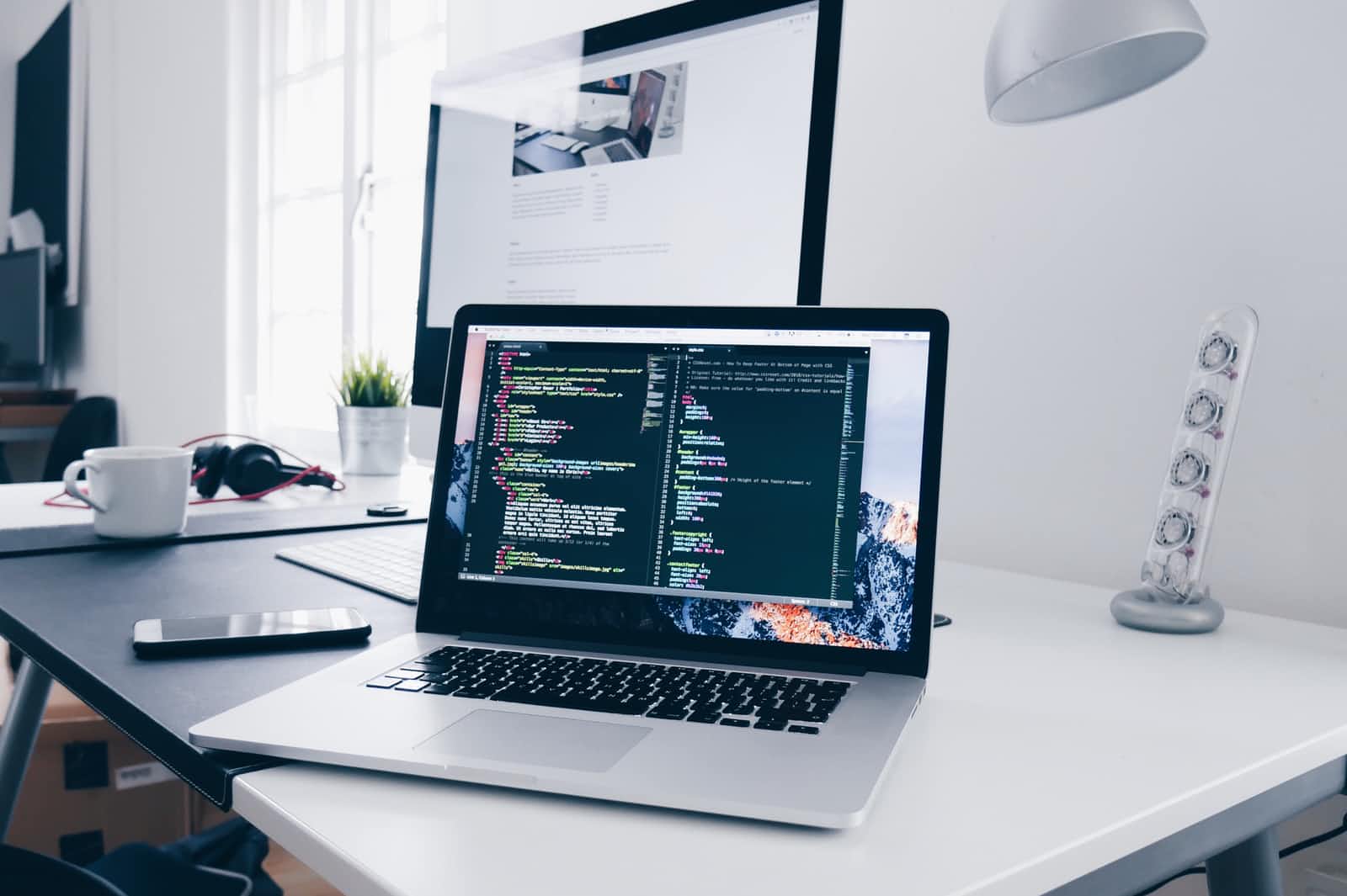 Difference between var, let and const in JavaScript