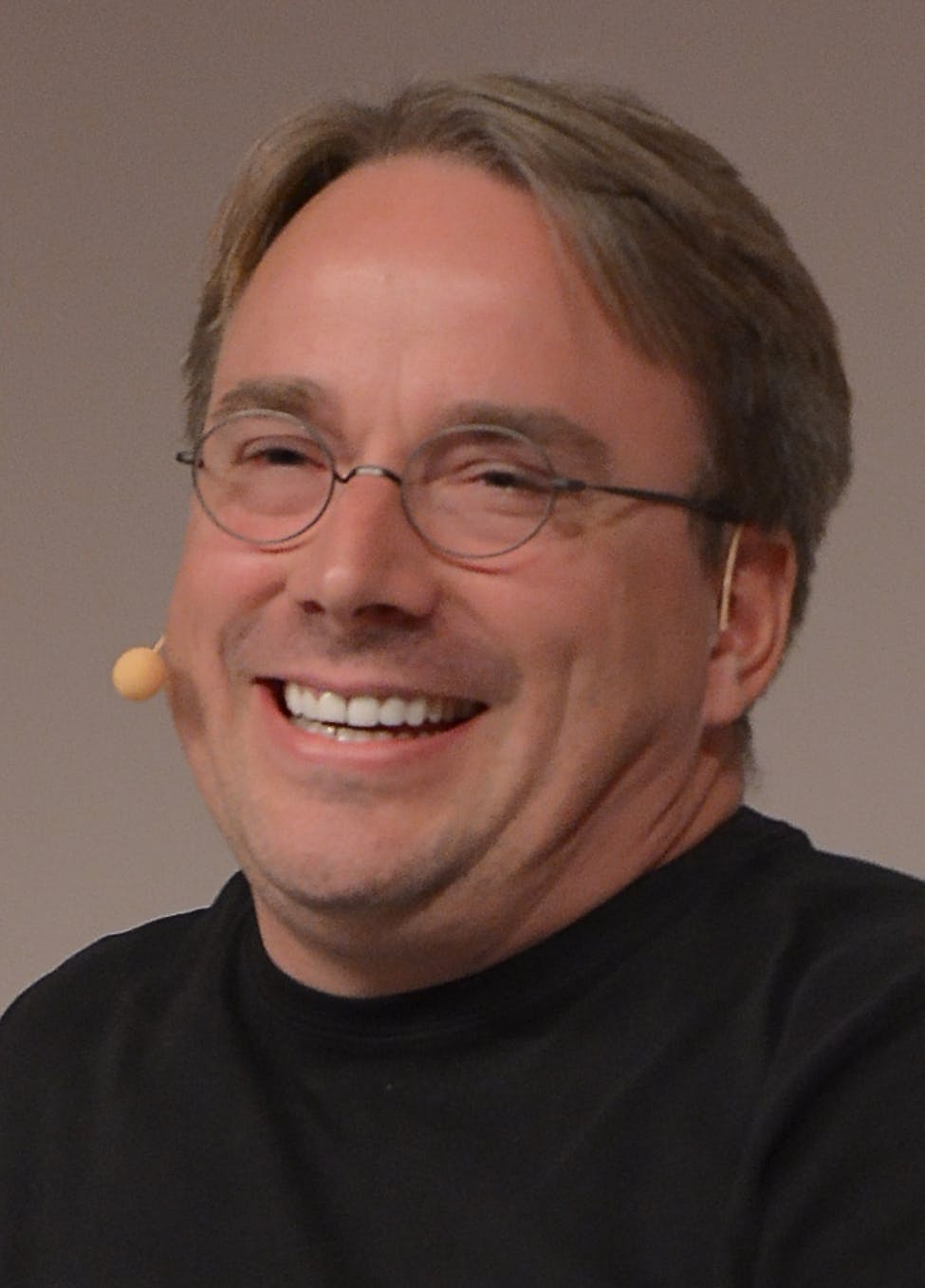 LinuxCon_Europe_Linus_Torvalds_03_(cropped).jpg
