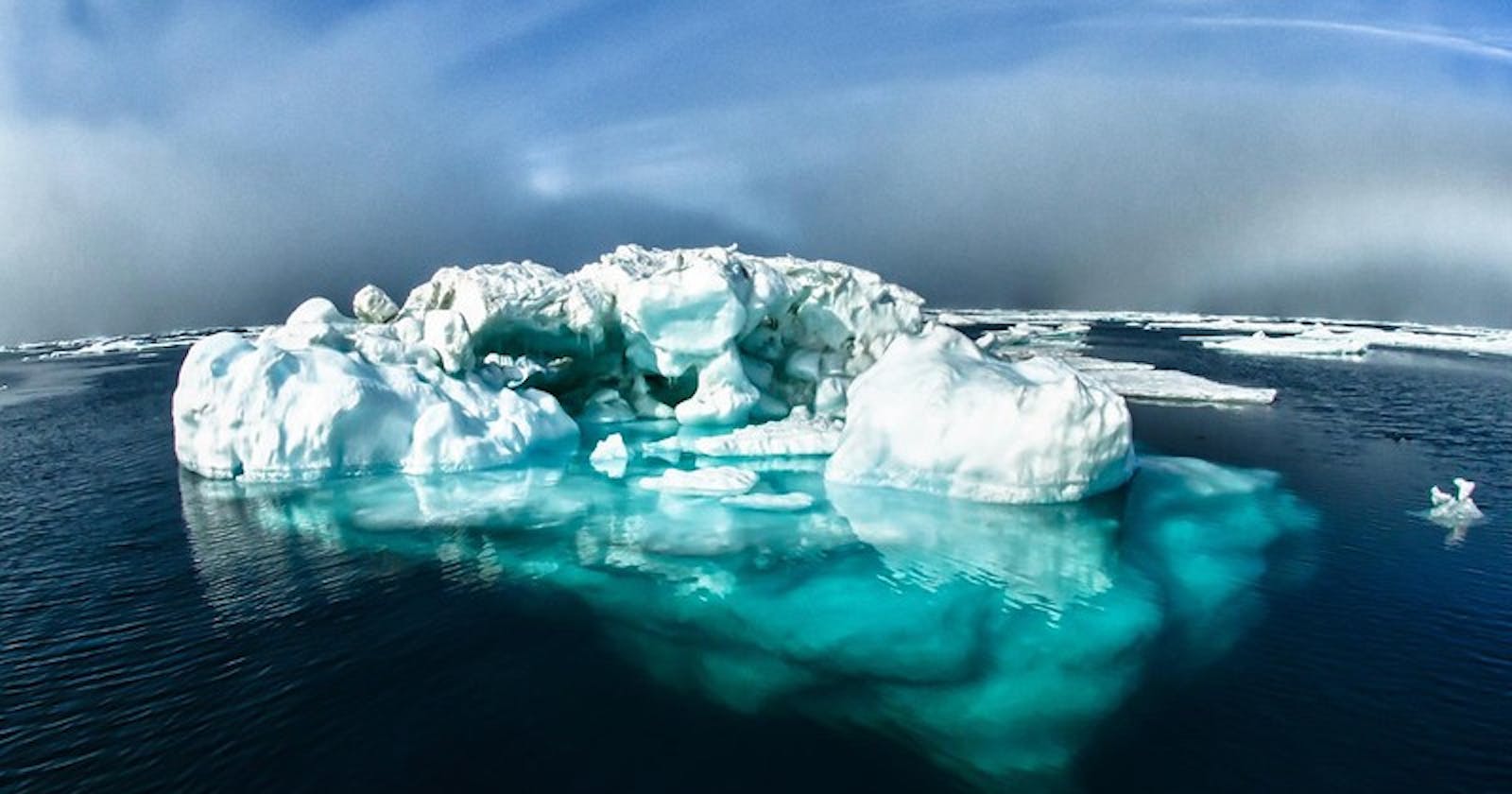 La partie immergée de l'iceberg: comprendre le biais de disponibilité en web analytics