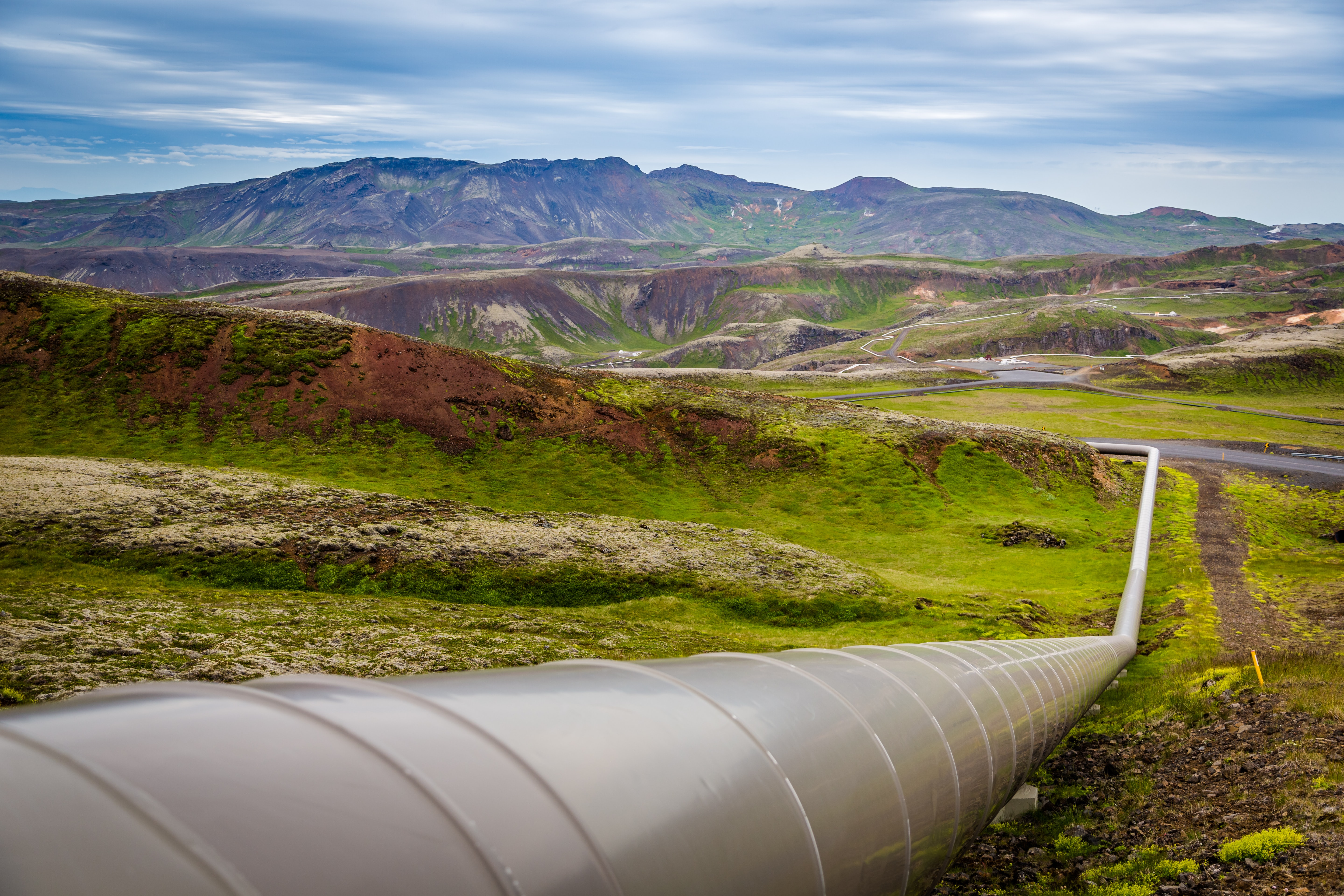Response manipulation in .net Core MVC Pipeline