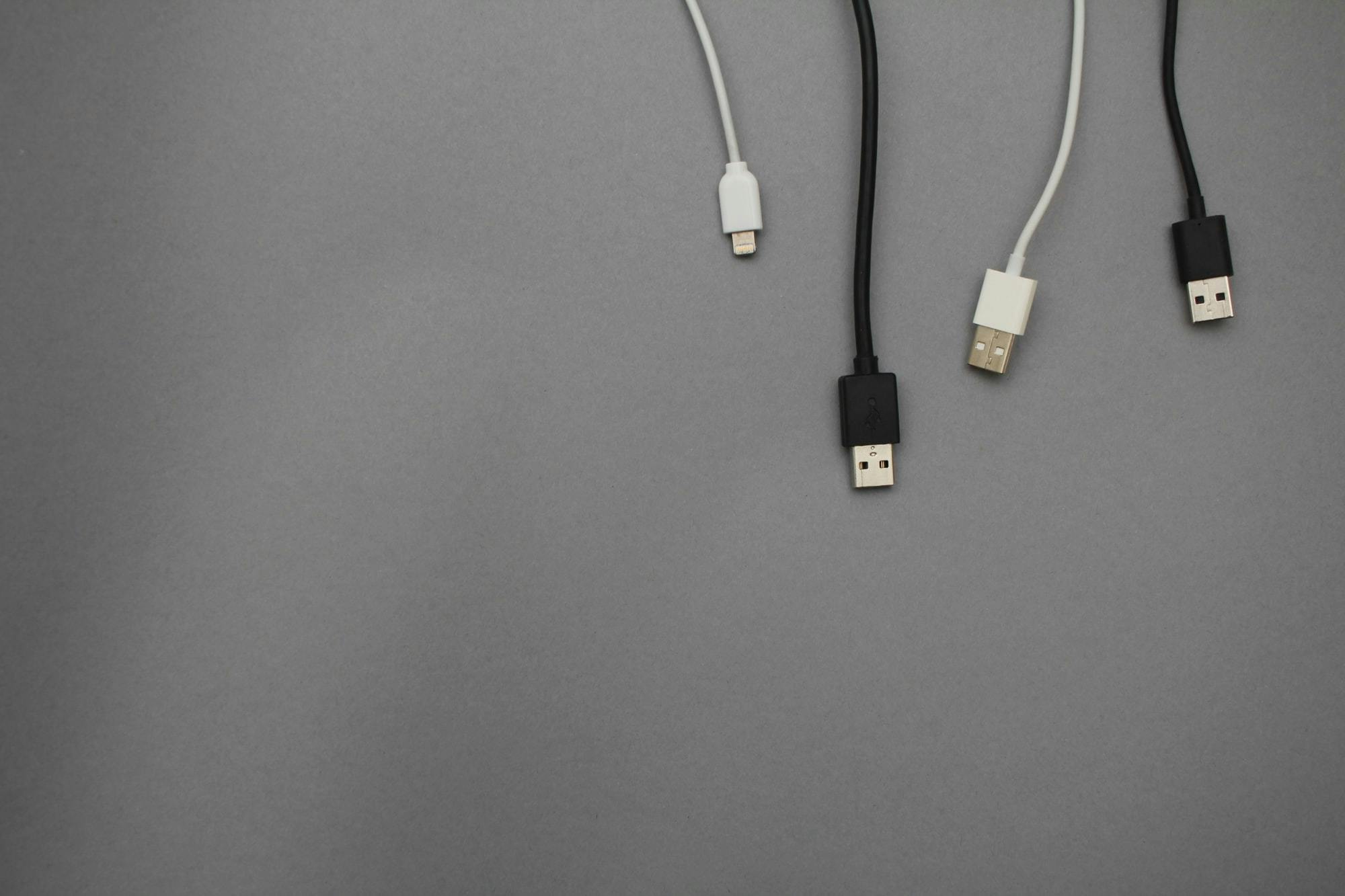 USB cables unsplash QM9yzAoX-GQ