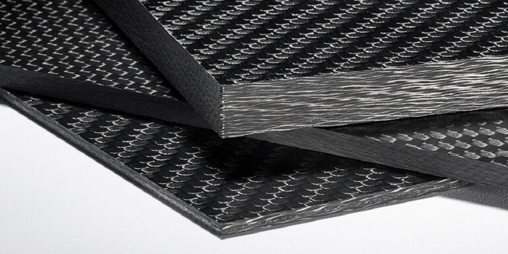 Fiberglass Vs Carbon Fiber Panels In The Automotive Industry