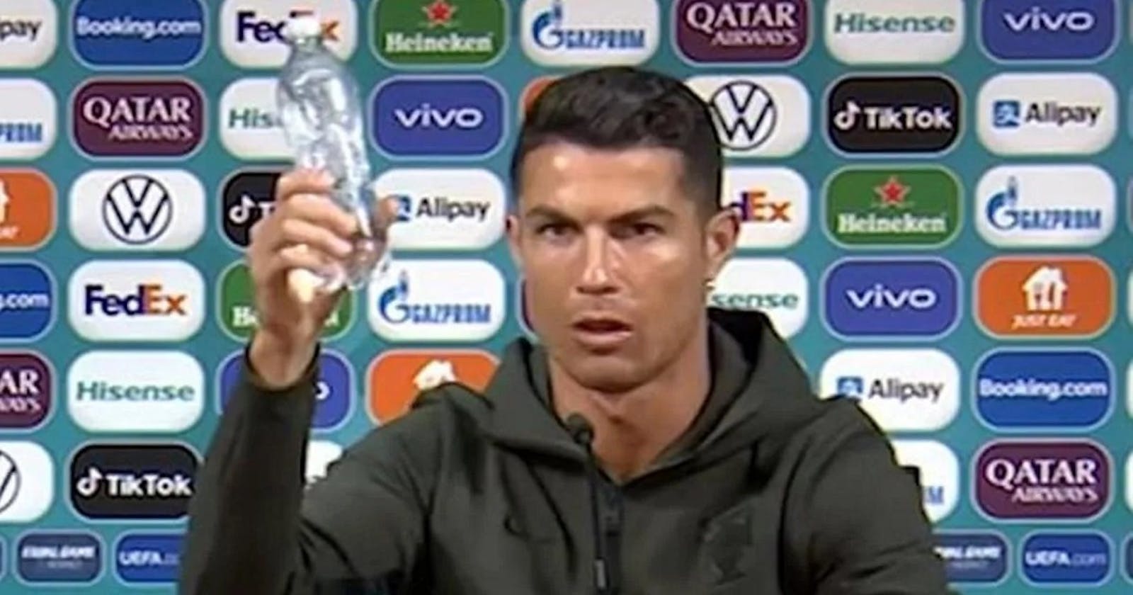 Stay Hydrated Chrome Extension (Cristiano Ronaldo Edition)