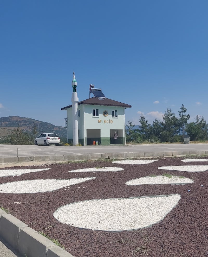 meczet-przy-salda-turcja.jpg