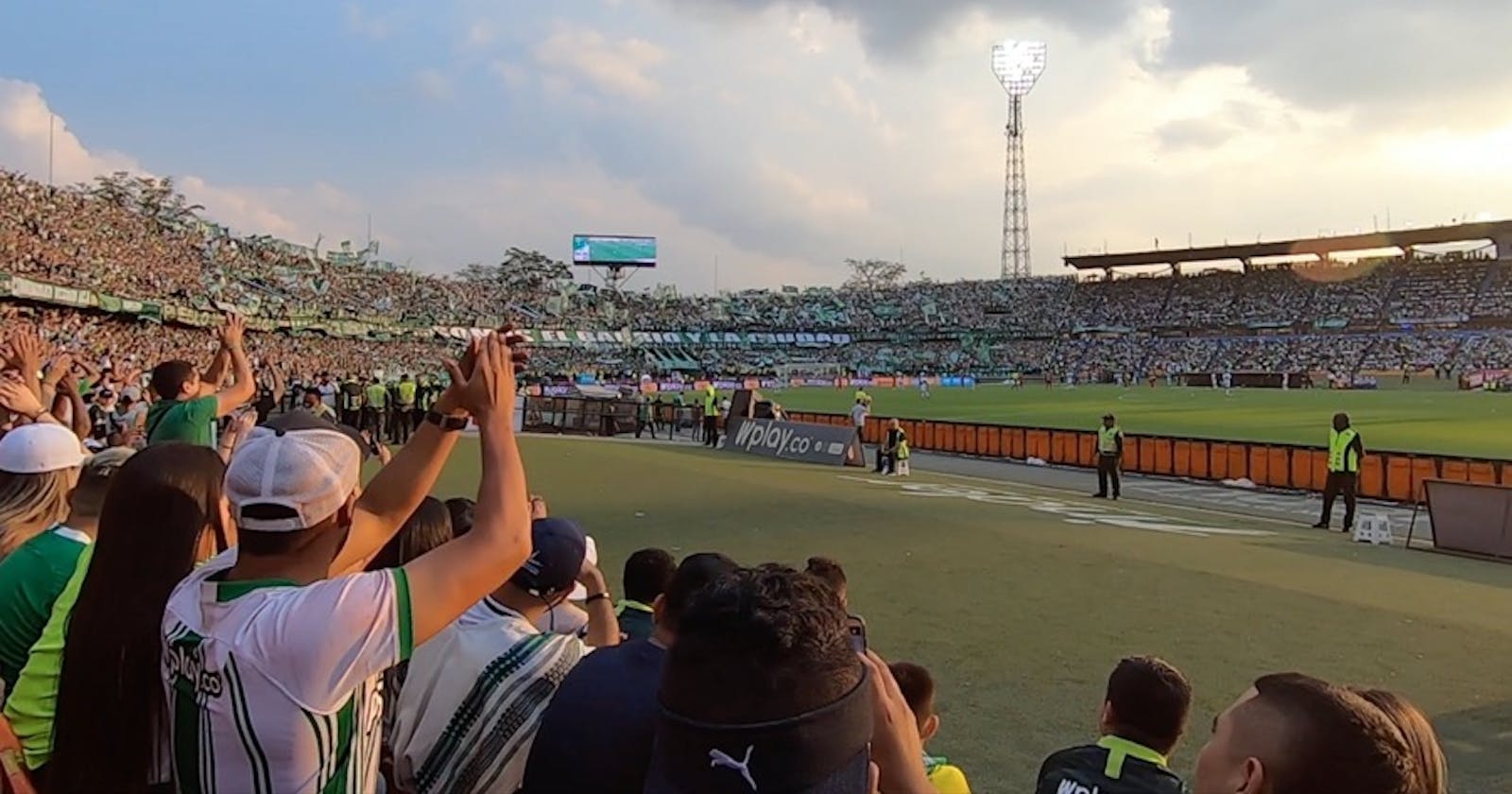 Atrakcje Kolumbii - mecz piłki nożnej w Medellin