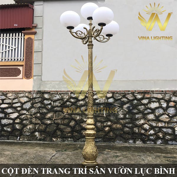 Cột đèn trang trí sân vườn Lục Bình.jpg