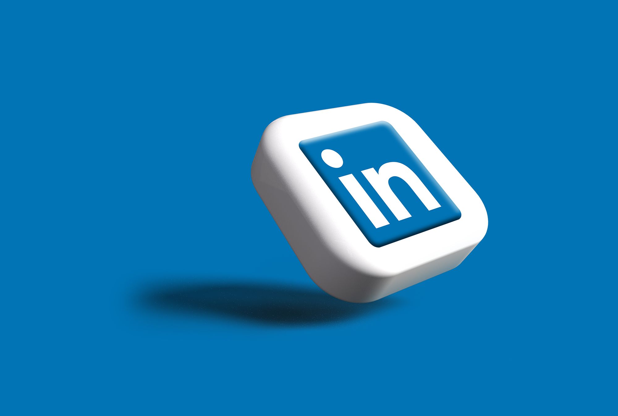 How to add your portfolio on LinkedIn (and create a LinkedIn portfolio for yourself)