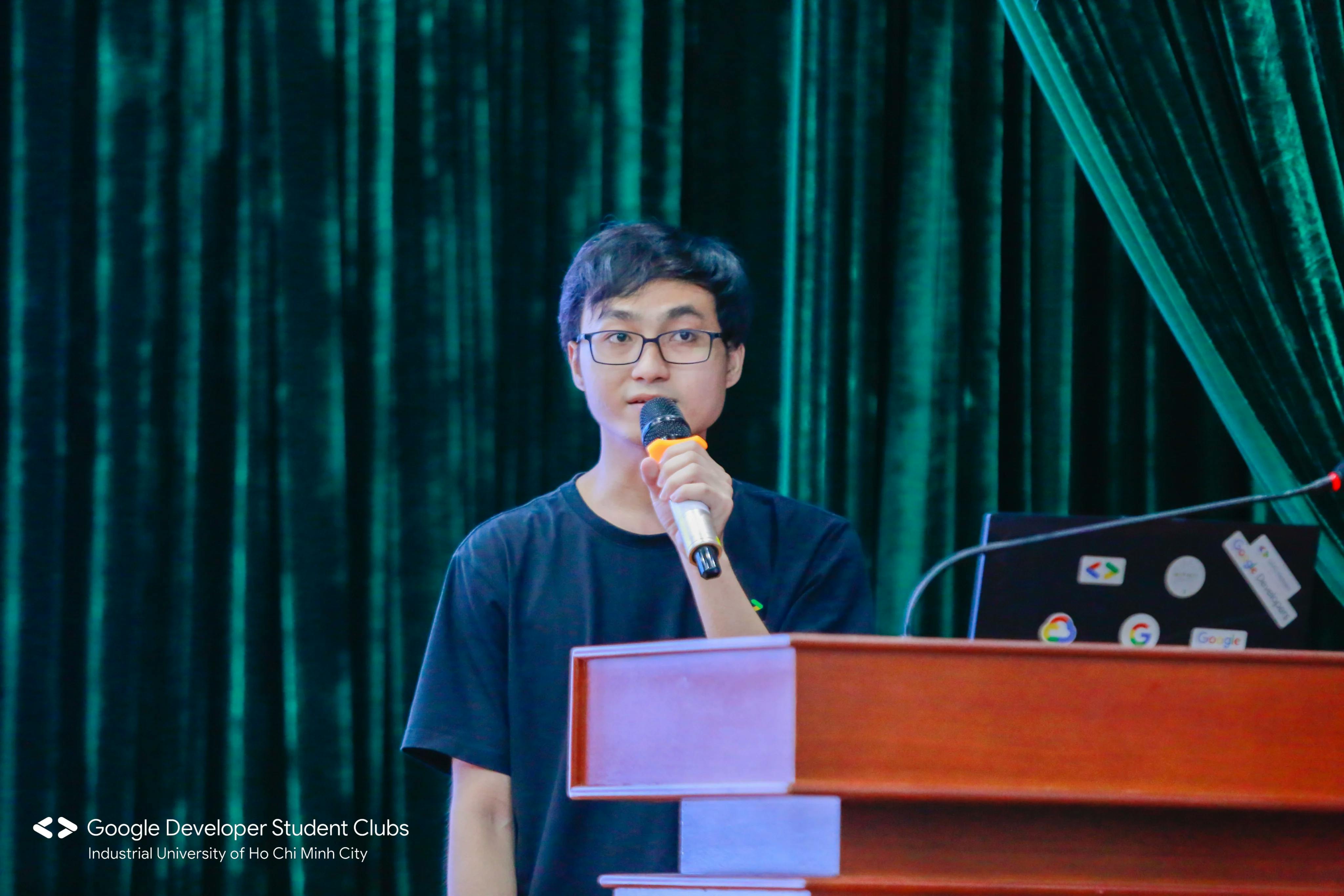 Mr Toan - a GDSC Lead Alumni speech at our club 2022 Info Session