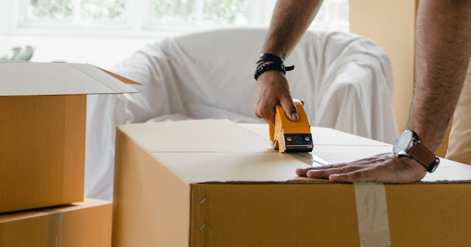 How many people use the services of packers and movers company in Ghaziabad?
