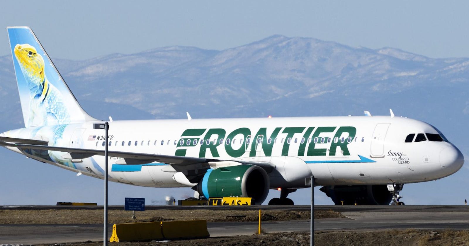 ¿Cuánto cobra Frontier por una maleta?