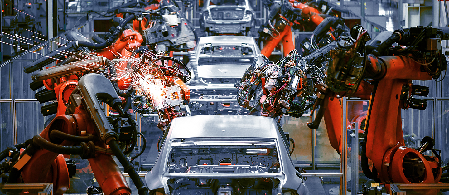 Leveraging AWS and Azure Solutions to Tackle Supply Chain Challenges in Car Manufacturing.