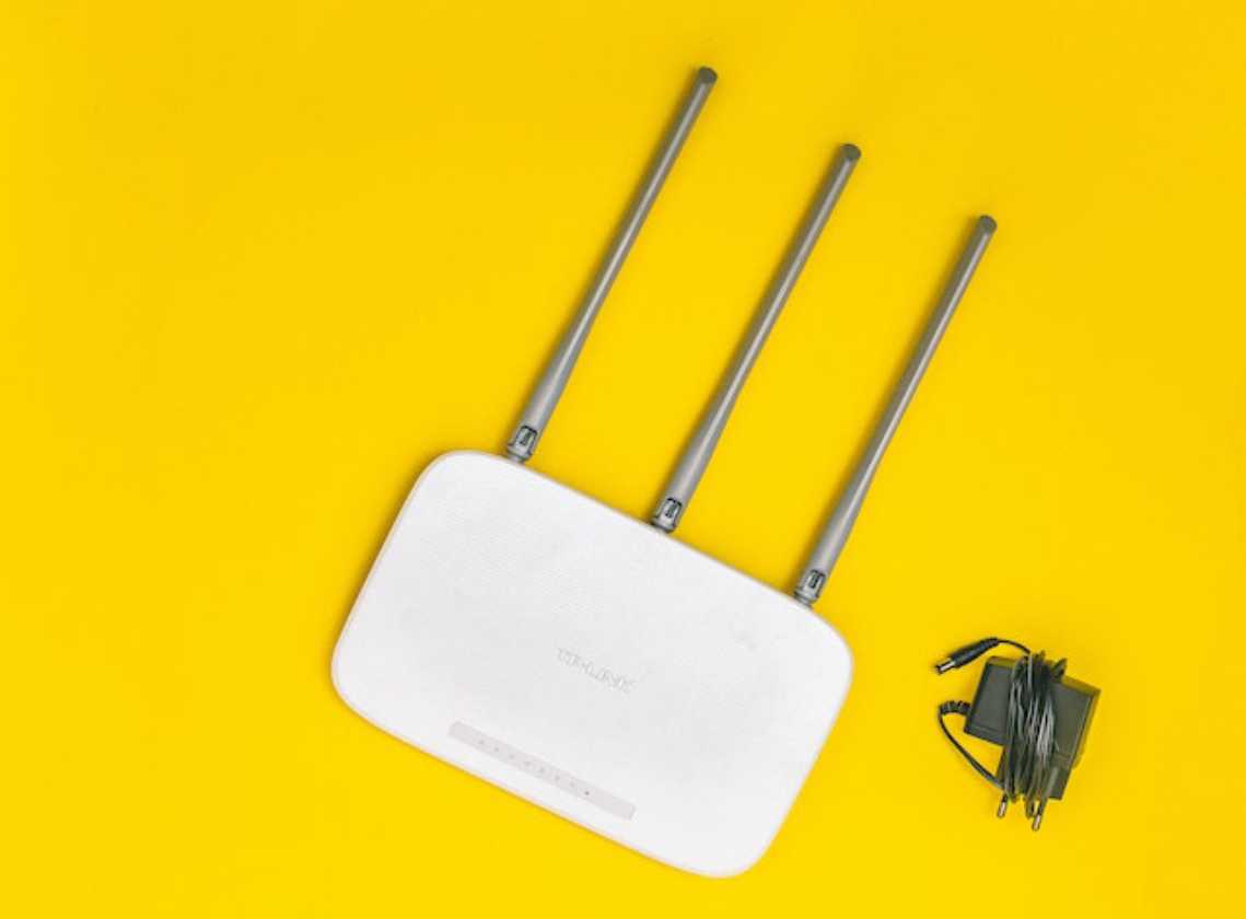 Detect Internet Connection Status in a Div Using JavaScript