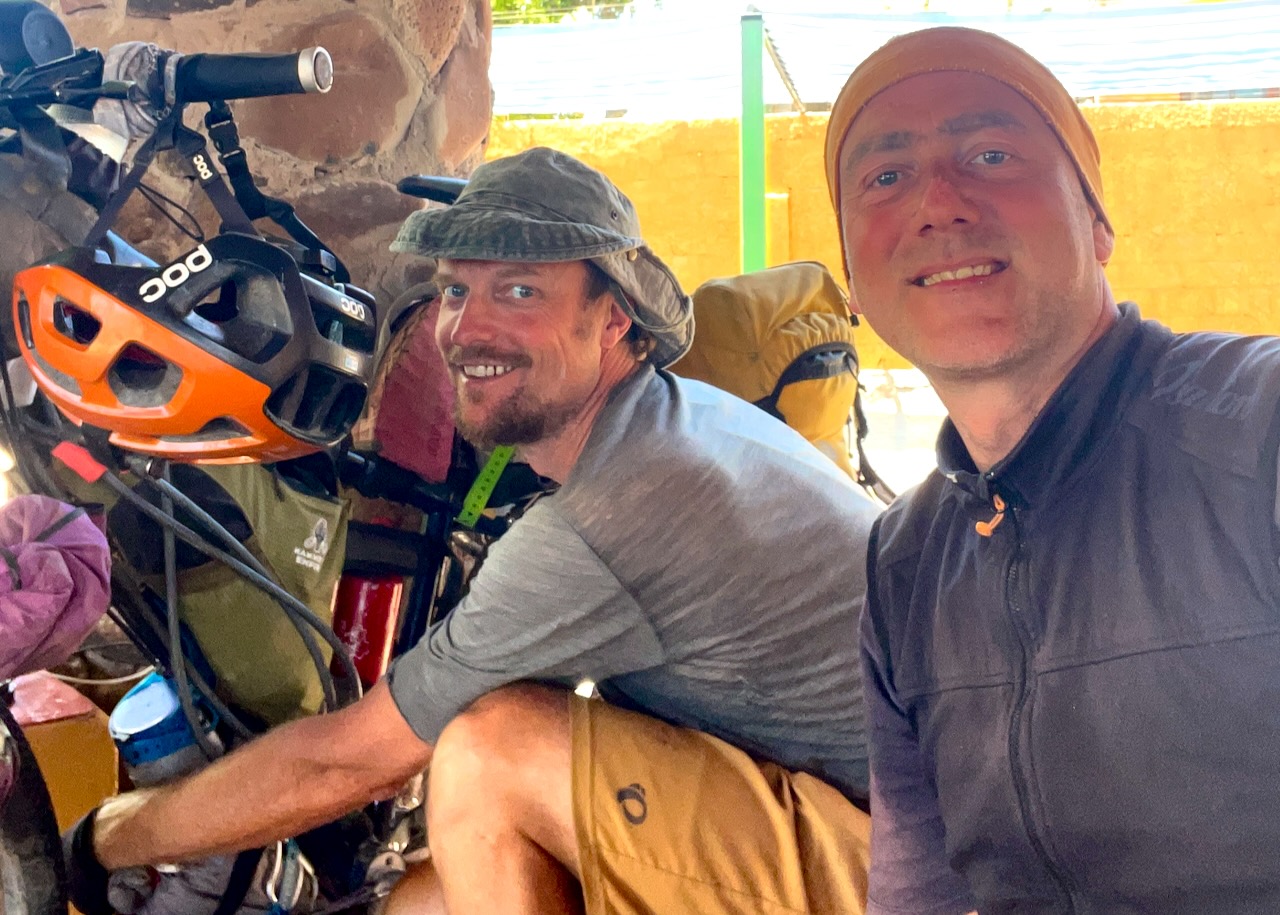 Selfie: Meeting a fellow bicycle traveller, me and Ben Hammersley in Baja California 
