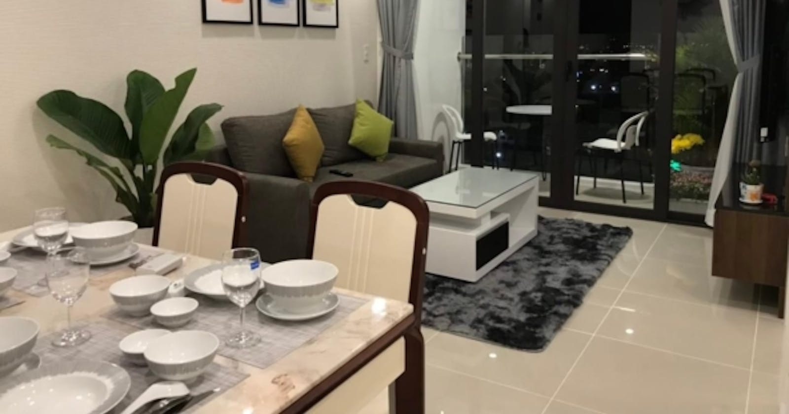 Experience Urban Luxury with City Center Apartment's Modern Design