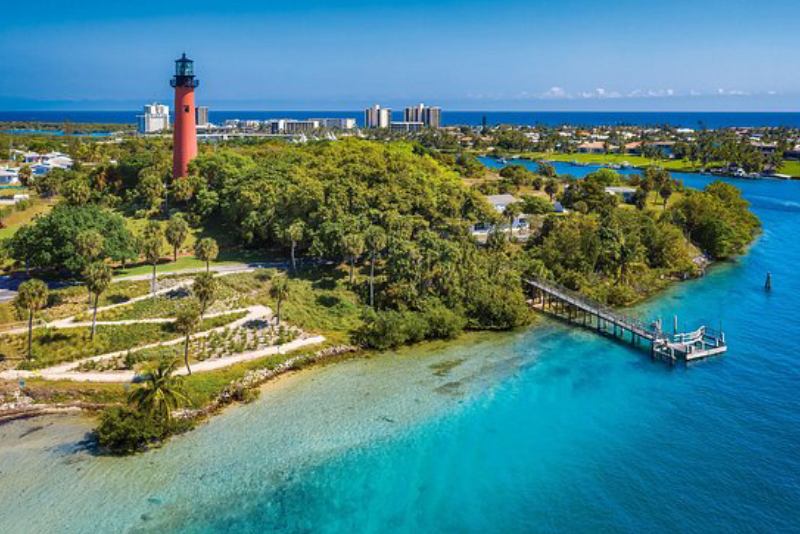 Tips for Assessing the Value of Waterfront Real Estate: Advice from a Specialist
