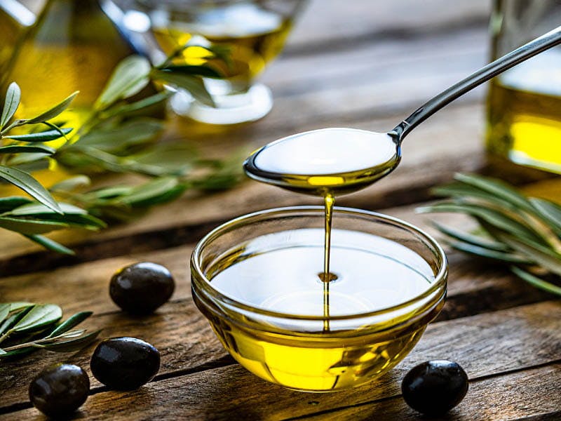 Exploring the Health Benefits of Extra-Virgin Olive Oil and Apple Cider Vinegar