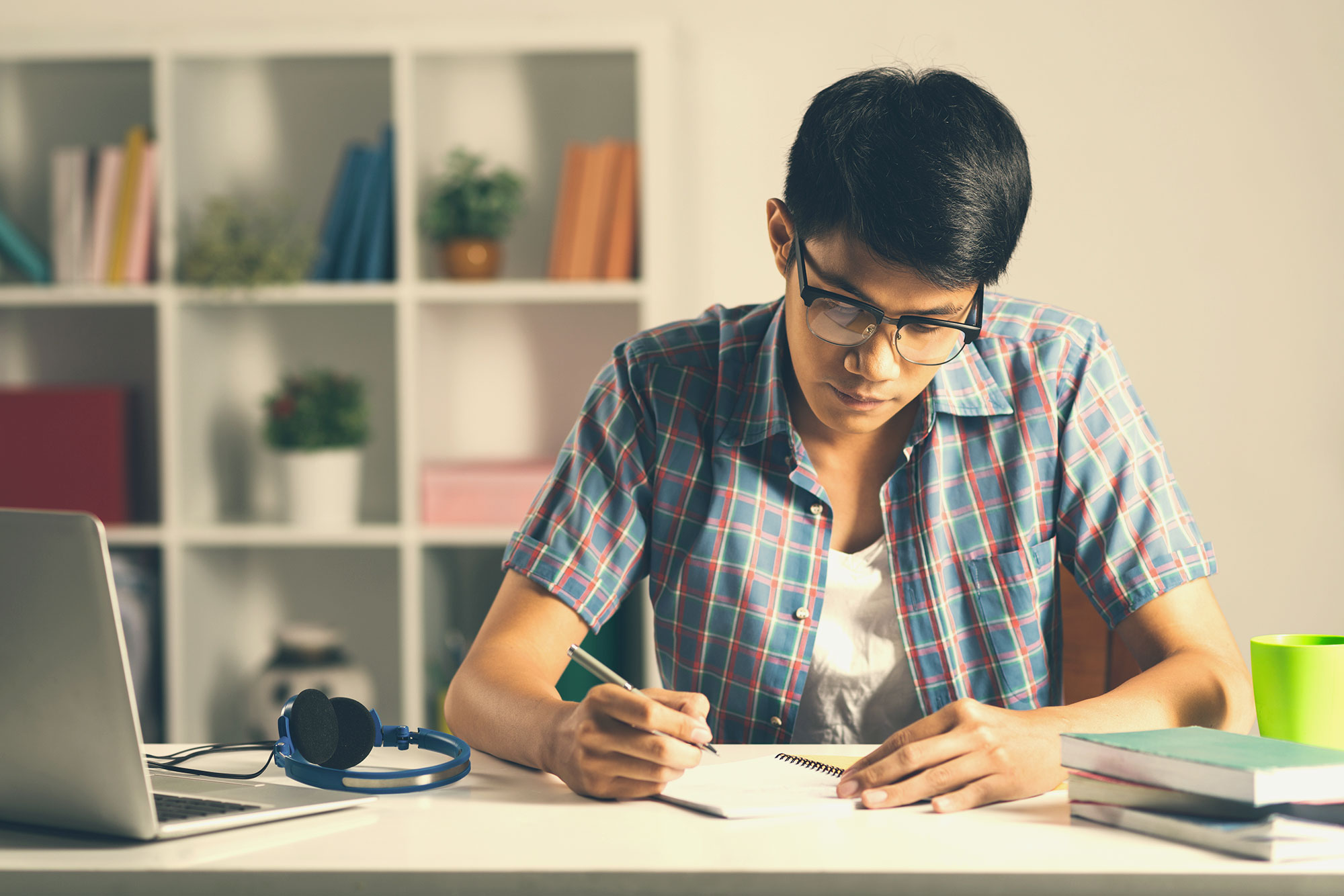Hire Essay Writer: Your Path to Academic Excellence