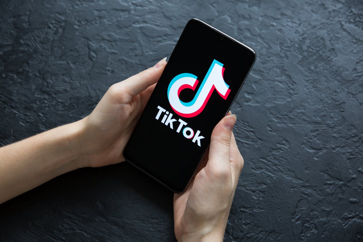 Creating a TikTok-like App: Steps, Features, and Development Cost Explained