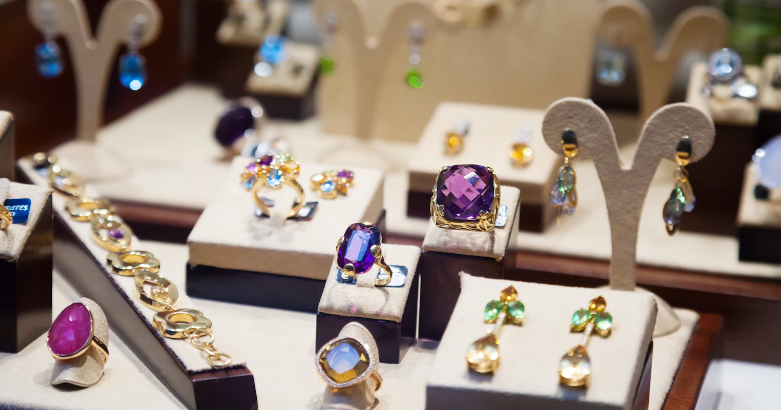 Indulge in Opulence: Luxury Diamond Jewelry Sets