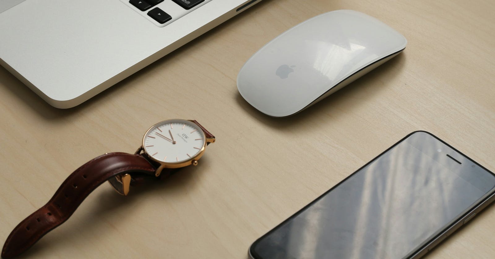 Wristwear Wisdom: Analog Watches and the Path to Peak Productivity